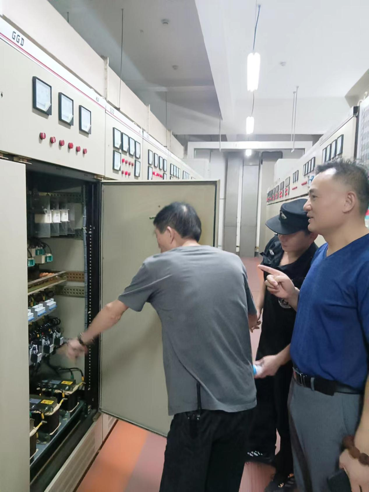 當(dāng)好商城安全“守夜人”！錢江商城開展安全夜查行動