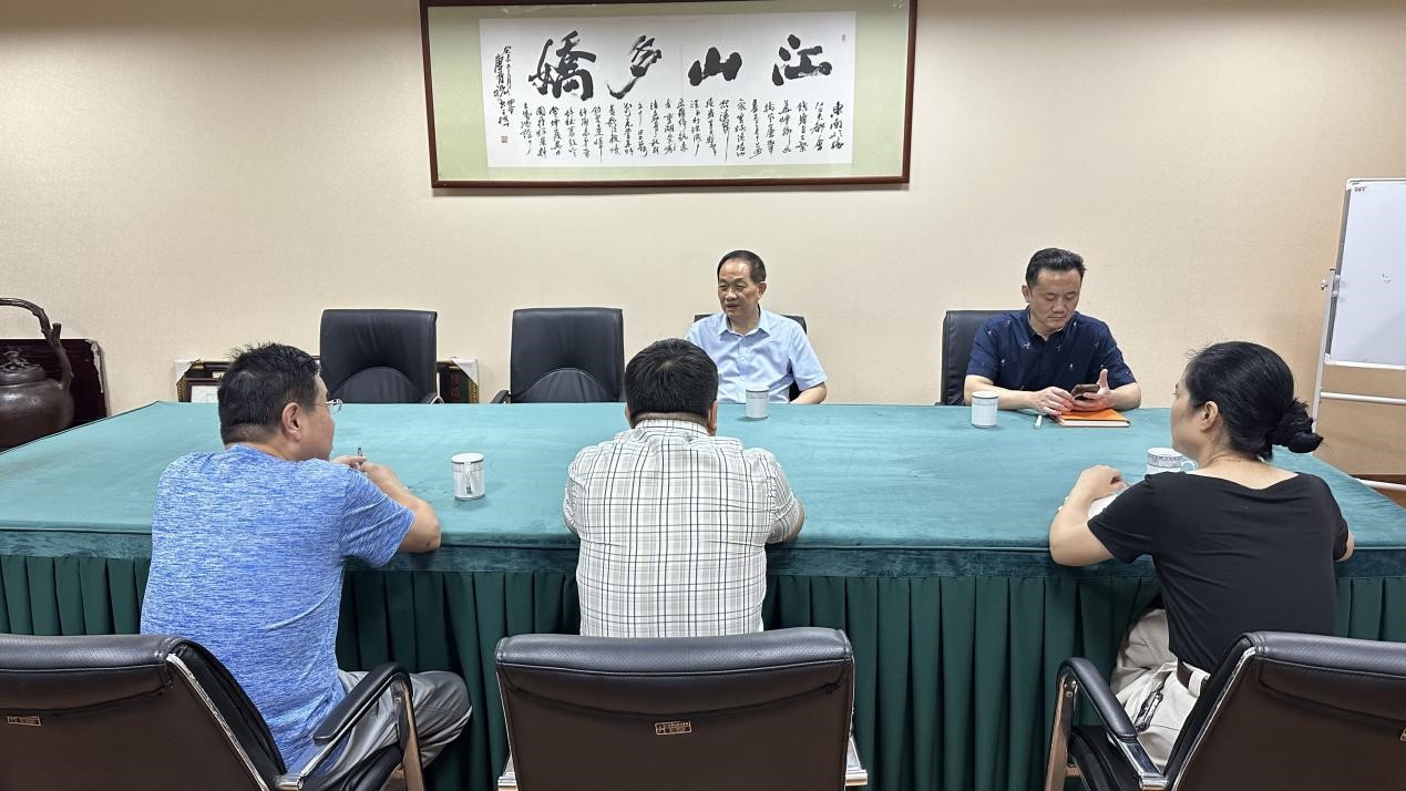 凝聚共識(shí)  策略同行——集團(tuán)董事長(zhǎng)赴建華市場(chǎng)開展調(diào)研