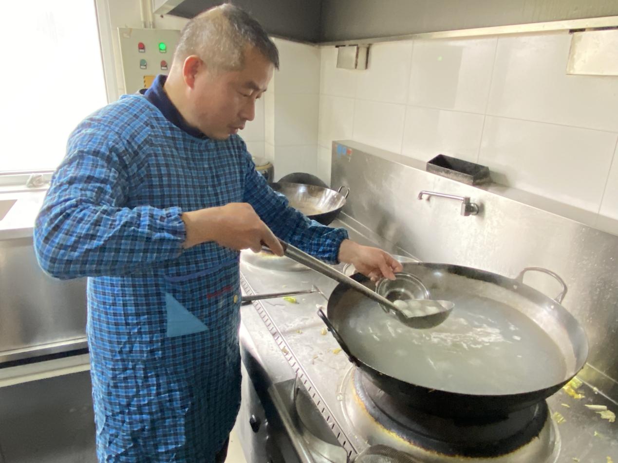 小小湯圓慶元宵，濃濃真情暖人心